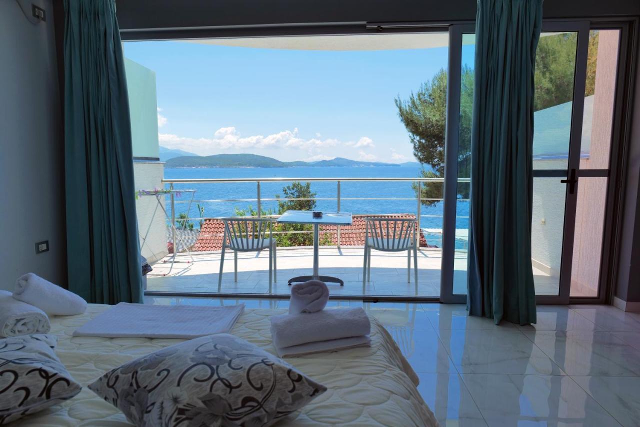 Oceanic Overview Suites Saranda Extérieur photo